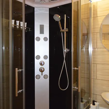 Romantic Studio Apt-Great Location- City Center-Free Parking-Self Check-In- Till Old Town 20 Min Riga Exterior photo
