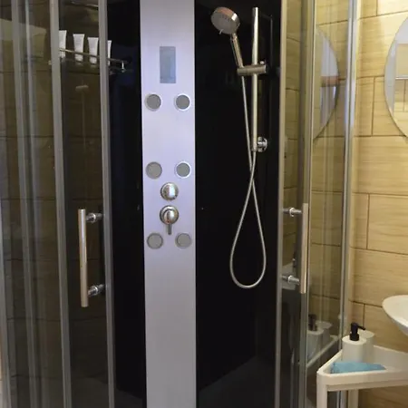 Romantic Studio Apt-Great Location- City Center-Free Parking-Self Check-In- Till Old Town 20 Min Riga Exterior photo