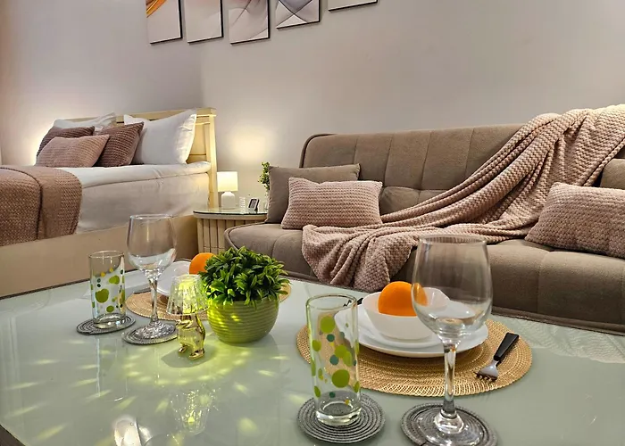 Romantic Studio Apt-Great Location- City Center-Free Parking-Self Check-In- Till Old Town 20 Min