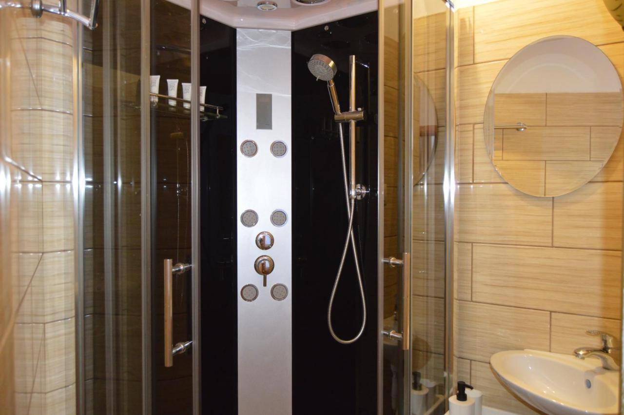 Romantic Apt-great Location- Center-free Parking-self Check-in- Old Town 20 Min Lägenhet Riga
