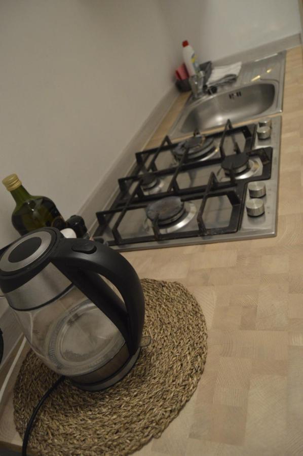 Lägenhet Romantic Apt-great Location- Center-free Parking-self Check-in- Old Town 20 Min Riga