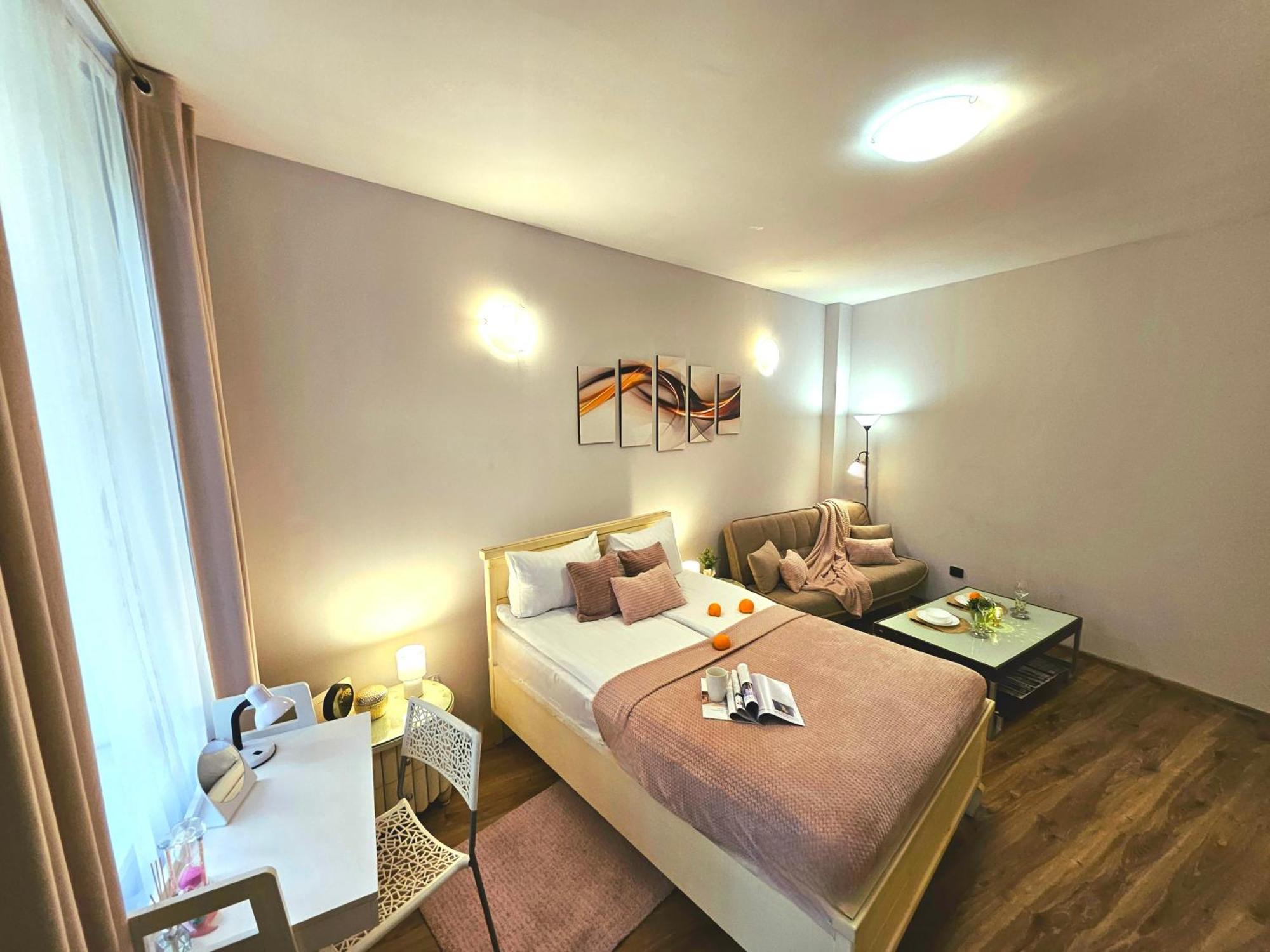 Romantic Apt-great Location- Center-free Parking-self Check-in- Old Town 20 Min Lägenhet